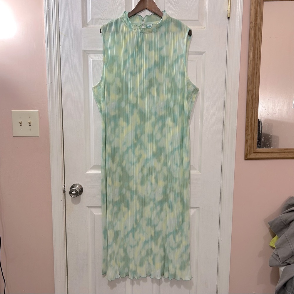 Future Collective Pleated Green Water Color Dress Mock Neck Wedding Guest Sz 3X
